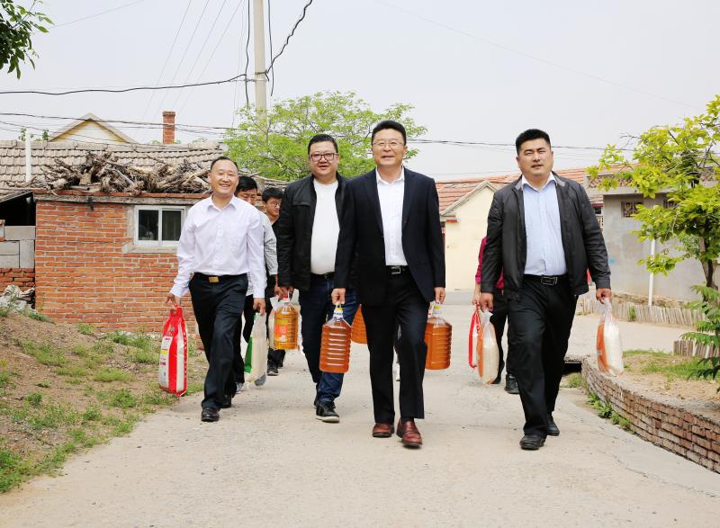 養老互助社里的免費午餐